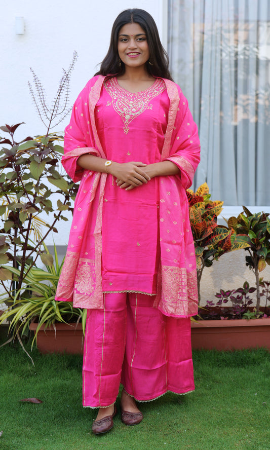 Royal Pink Dola Silk Set with paisley detailing